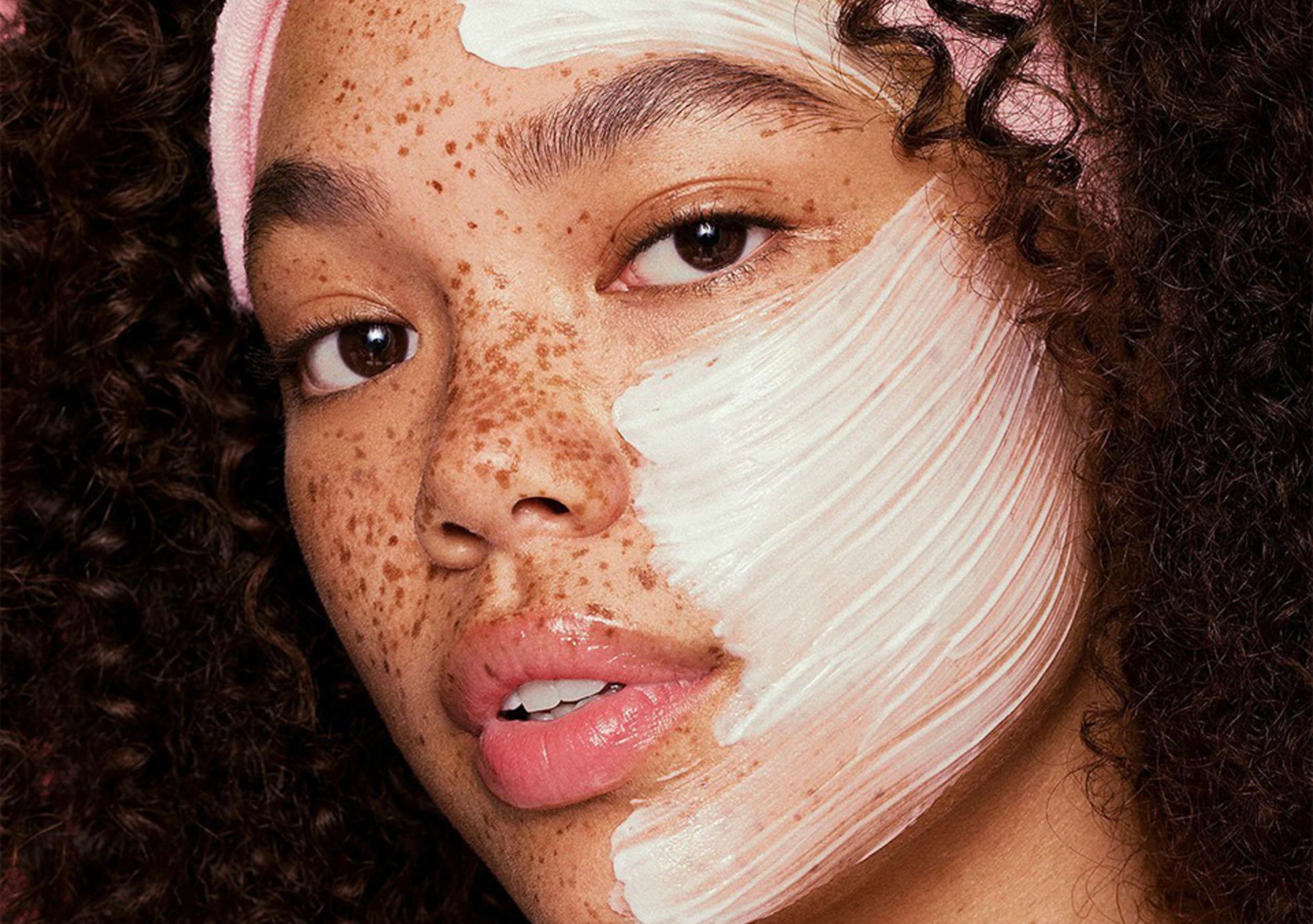 Rejuvenate & Hydrate: Your Guide to Moisturizing Facial Masks