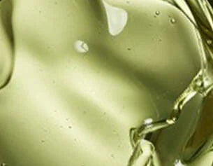Helps calm, soothe, and reduce visible redness.