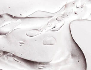 This skin-calming blend of bisabolol (derived from the chamomile plant) and boswellia serrata extract (derived from frankincense) provides soothing benefits and helps comfort the skin.