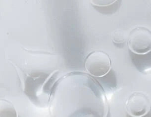A beta-hydroxy acid provides effective exfoliation, refines pores, and helps reduce the formation of blemishes.