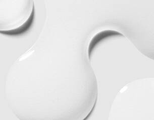 This synthetically derived ingredient minimizes the reoccurrence of skin discoloration and stubborn brown patches with continued use.