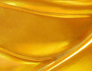 A byproduct of the tea fermentation process, this naturally derived ingredient promotes radiant, soft, smooth skin. 